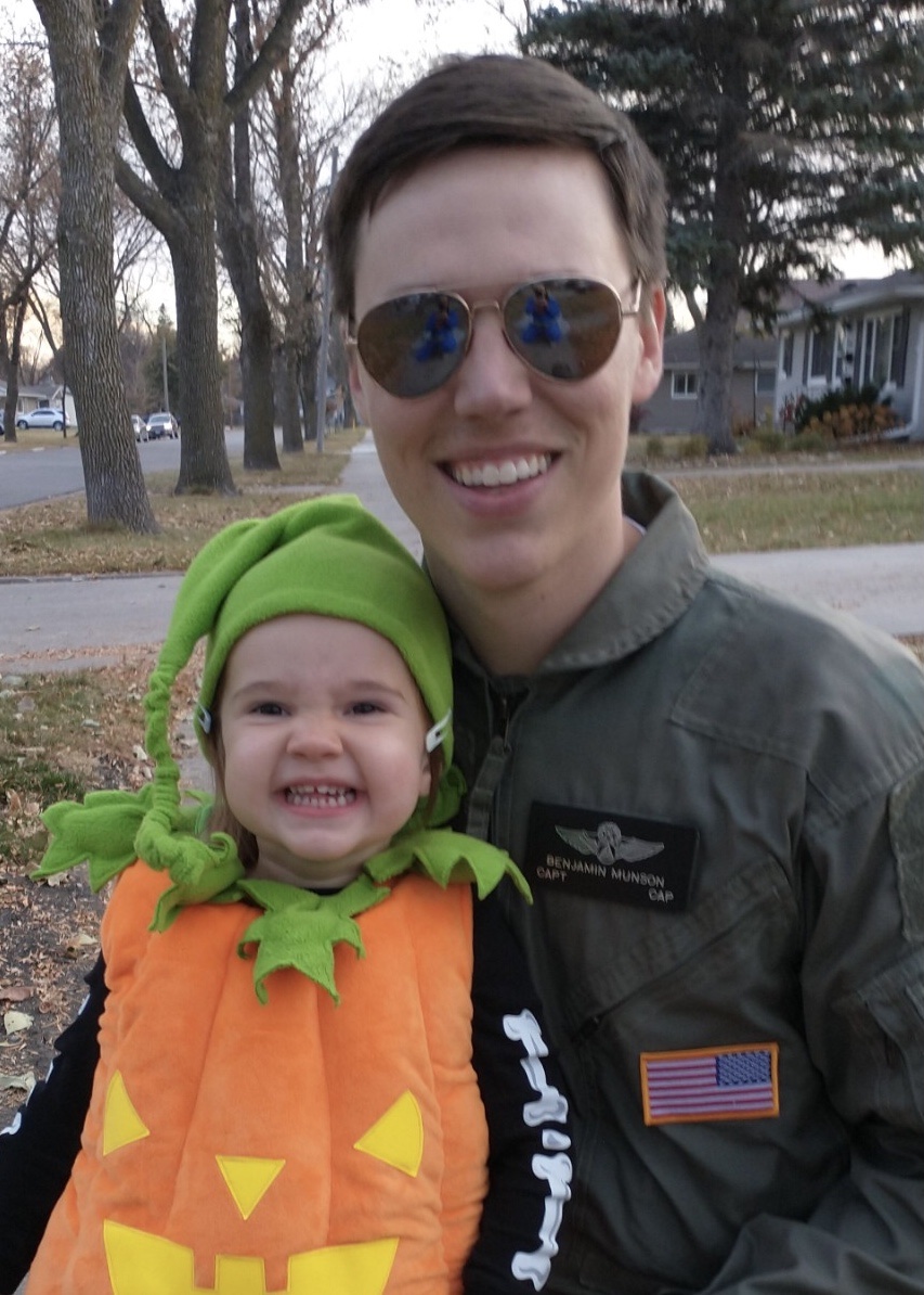 Photo of Ben Munson and his daughter